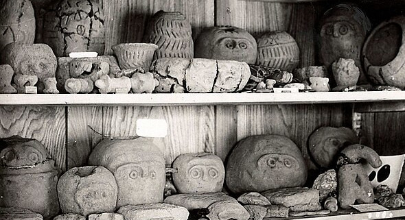 Urnas au musèu dau Closel