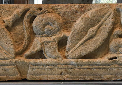 Cascos, armas e bloquiers. Elements de frisa