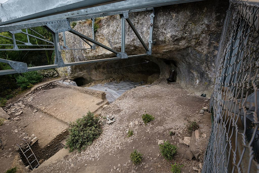 Dins la Barma de Mandrin, darriers Neandertals e promiers&nbsp;Sapiens