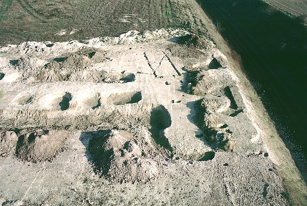 Fossat d'una encencha neolitica.